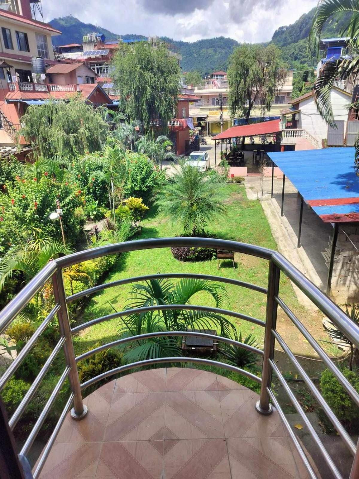 Hotel New Elia Pokhara Dış mekan fotoğraf